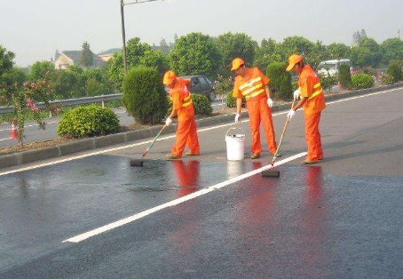 兴安 彩色路面喷漆维修改色的使用寿命有多长？